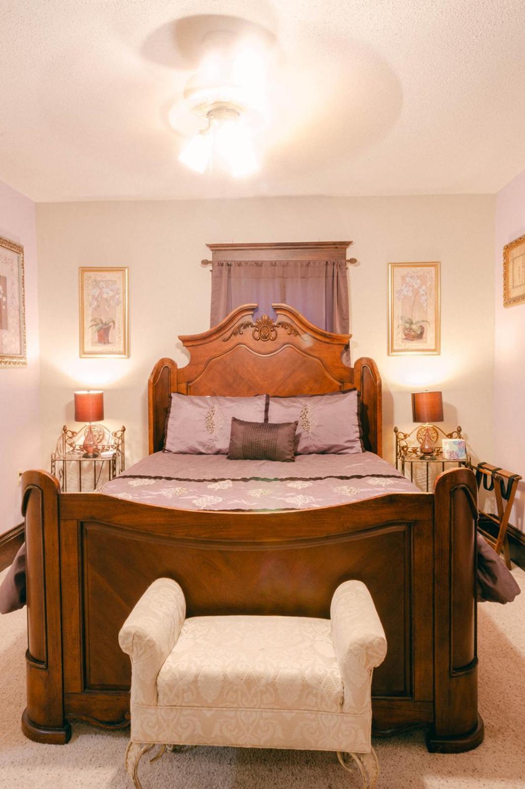 The Wolf Manor Bed and Breakfast Ellinwood Εξωτερικό φωτογραφία